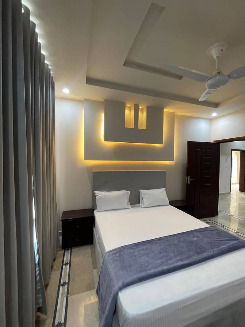 فرنشڈ فلیٹ +کمرے  روزانہ، ھفتہ وار۔ منتھلی ،غوری ٹاؤن اور گلبرگ میں 0