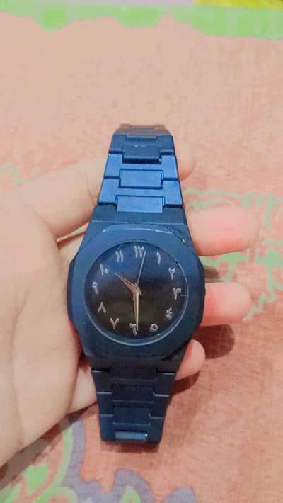 It's small, you can carry it in your hand.