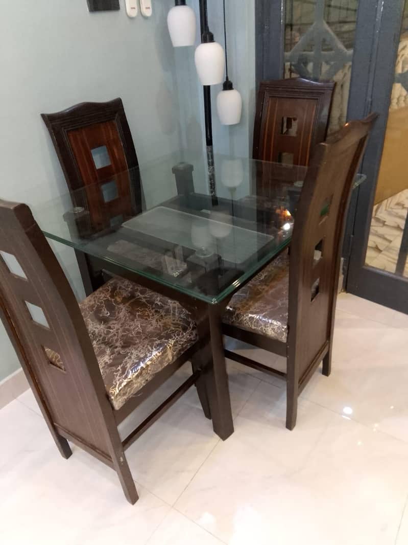 dinning table 0