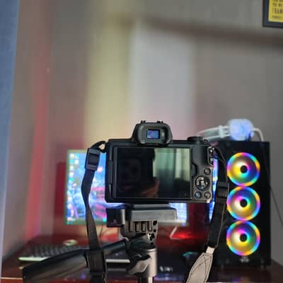 Canon EOS M50 Mark I Mirrorless Camera | 4K Video