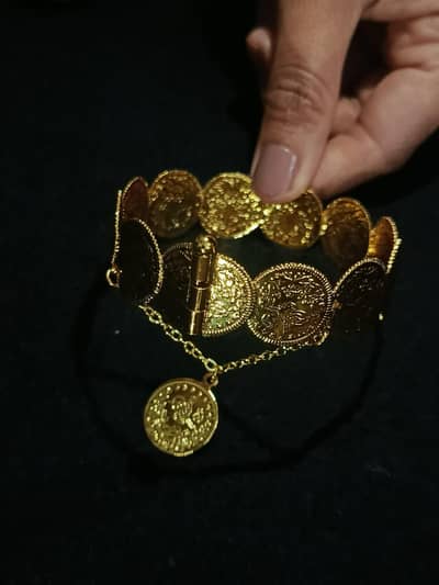 Arabic Style coin Jewellery from Dubai