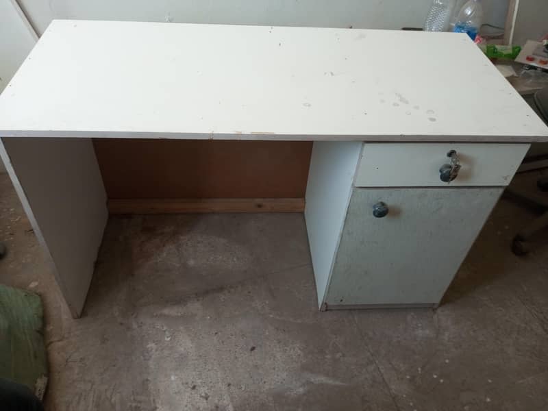 Office Table 0