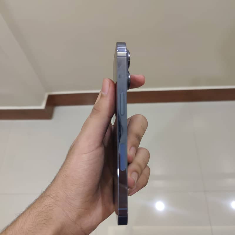 Apple iPhone 13 Pro 2