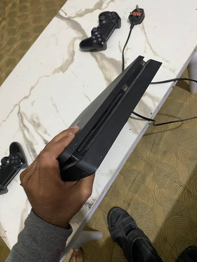 Ps4 slim 1
