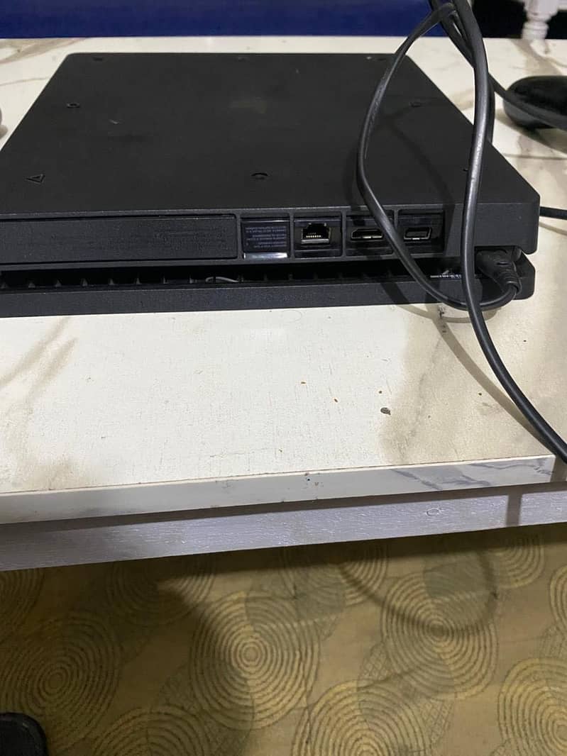 Ps4 slim 3