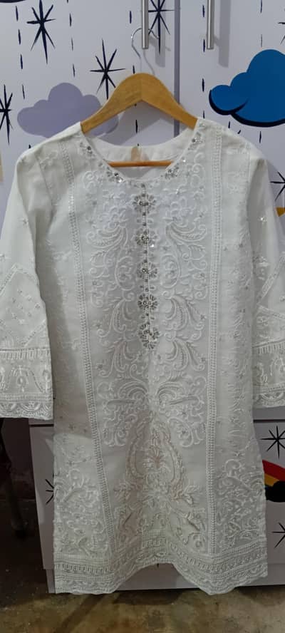 white elegant dresse