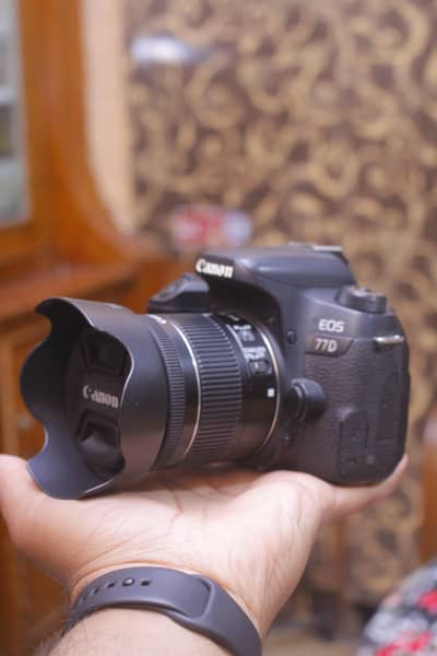 Canon 77D 24.2 Mp with 18 55mm stm lens Excellent condition