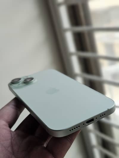 iPhone 15 94% health 10/10