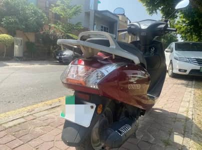 United Scooty 100cc Petrol auto