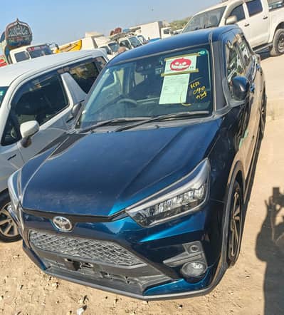 Tayota raize z package 360 cam Apple car paly