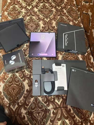 Samsung Z Fold 7 Brand New 256Gb Non PTA Non Active With Buds Pro.