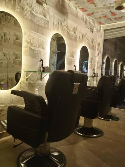 Saloon job monthly salary 21000 to 30000 contact 0324.688725. 1