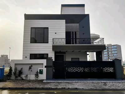 10 Marla Luxury Upper Portion is Available for Rent in Bahria Town Lahore