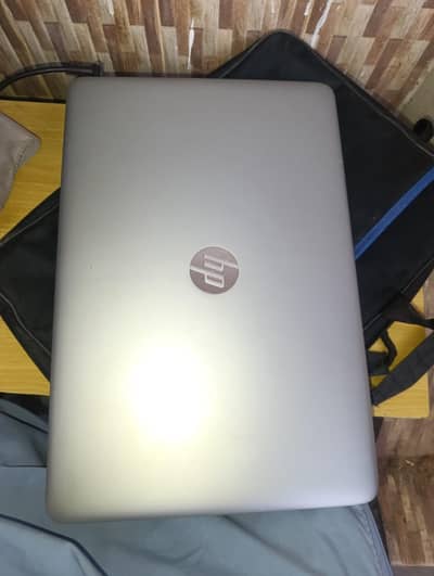 Used hai hp8-256gb with charger 03253669804 is number py contact kare