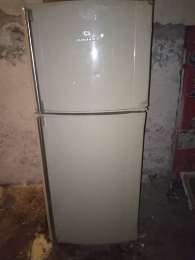 Dawlance refrigerator. 2015 model medium.