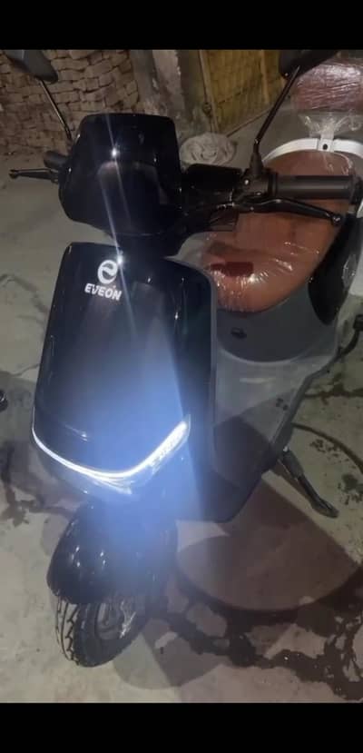 Eveon N7 Electric scooty brand new for sale