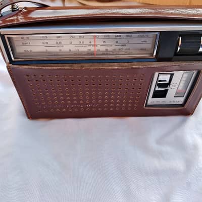 radio national Panasonic R312 10/10 condition for sale