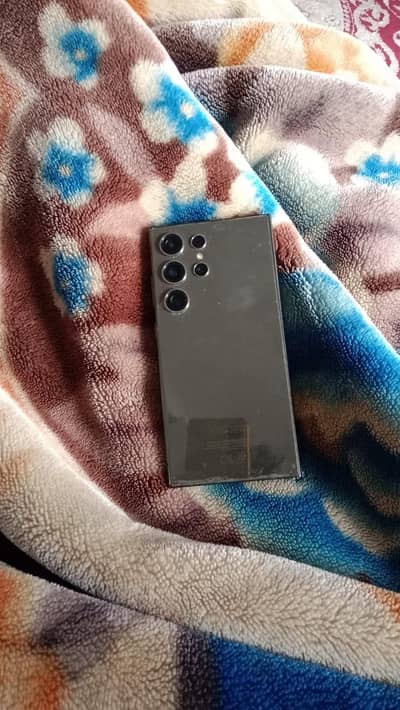 s 24ultra use one hand with box and cable like new zero scratch