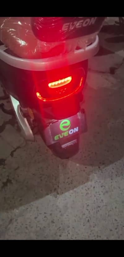 brand new Scooty Eveon n7 for sale