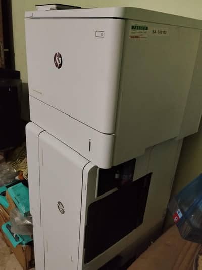 hp laser jet m608