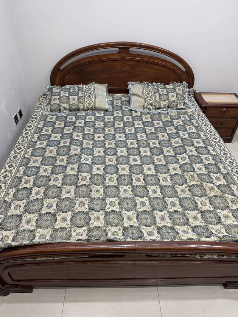 Double Bed with dressing Table 1