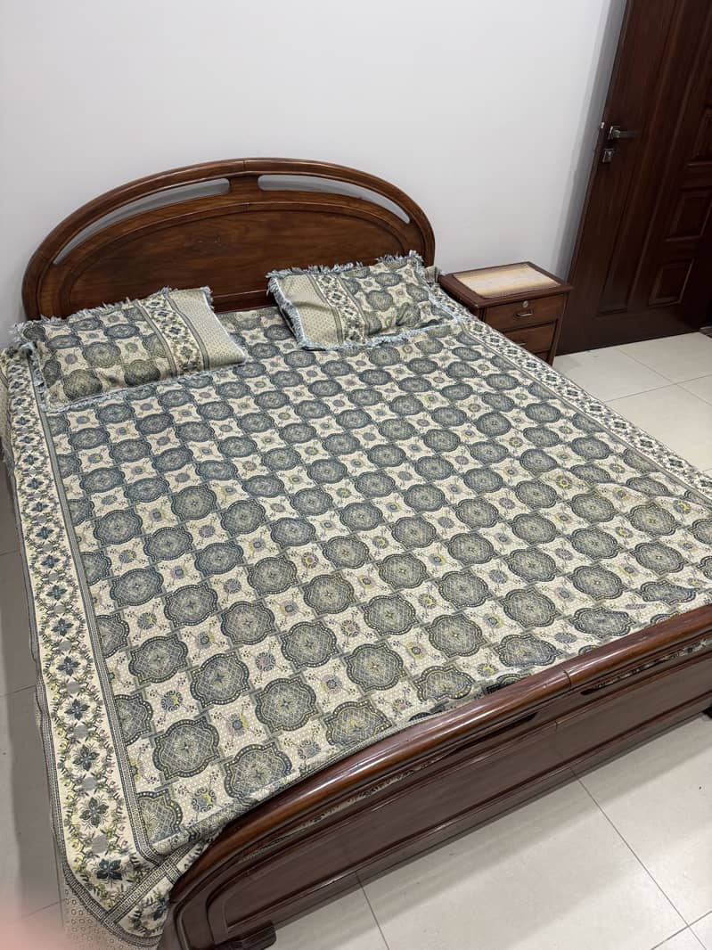 Double Bed with dressing Table 3