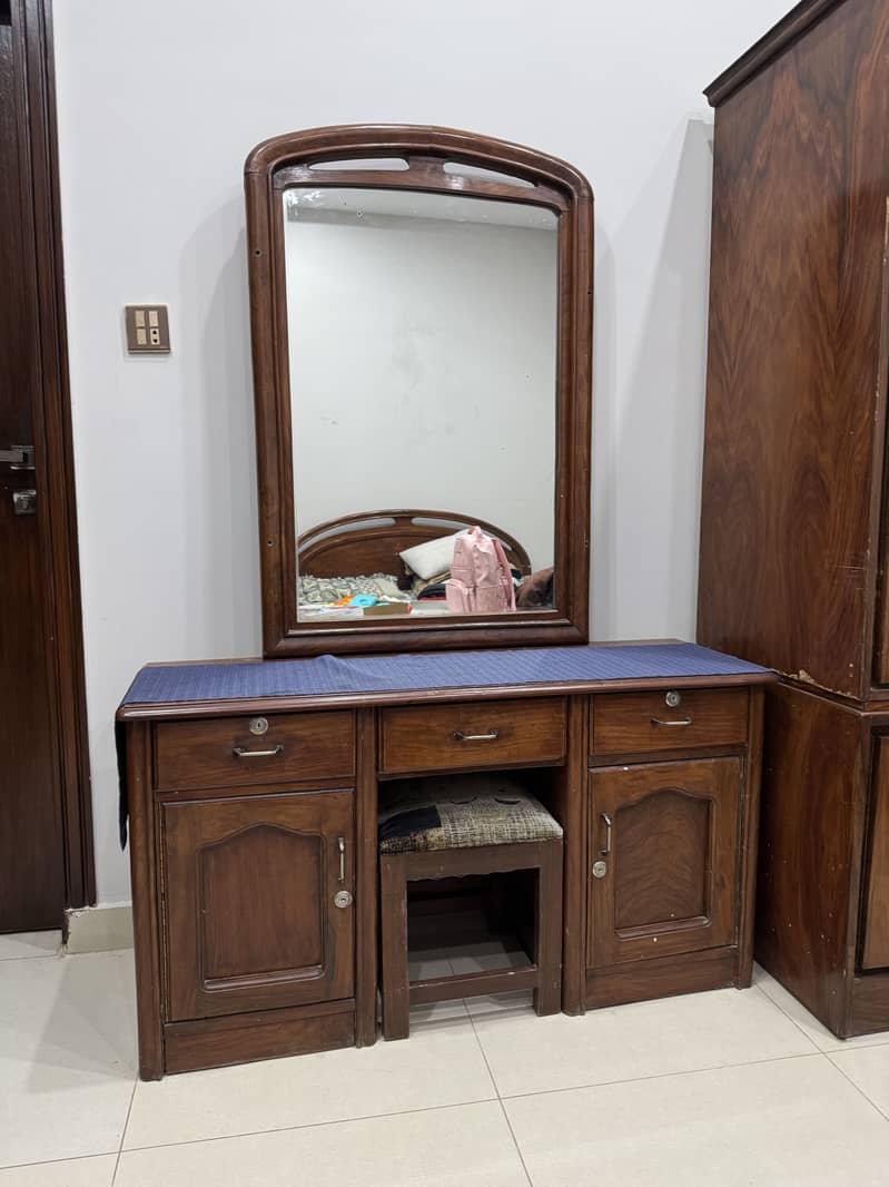Double Bed with dressing Table 4