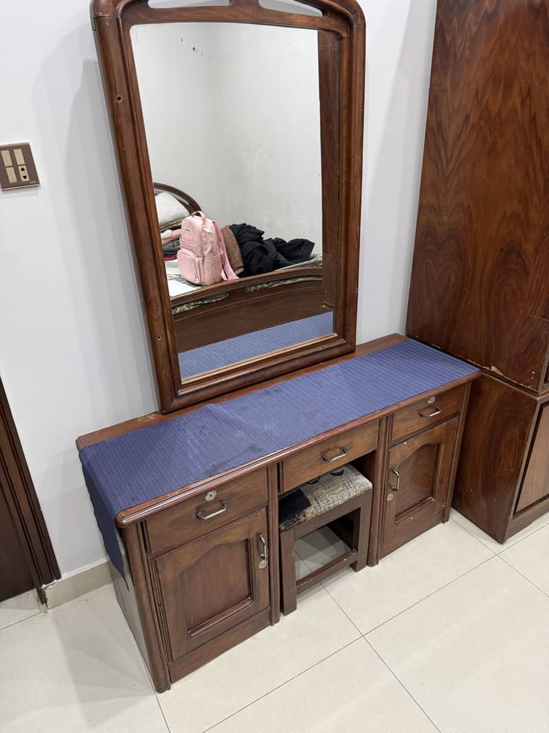 Double Bed with dressing Table 5