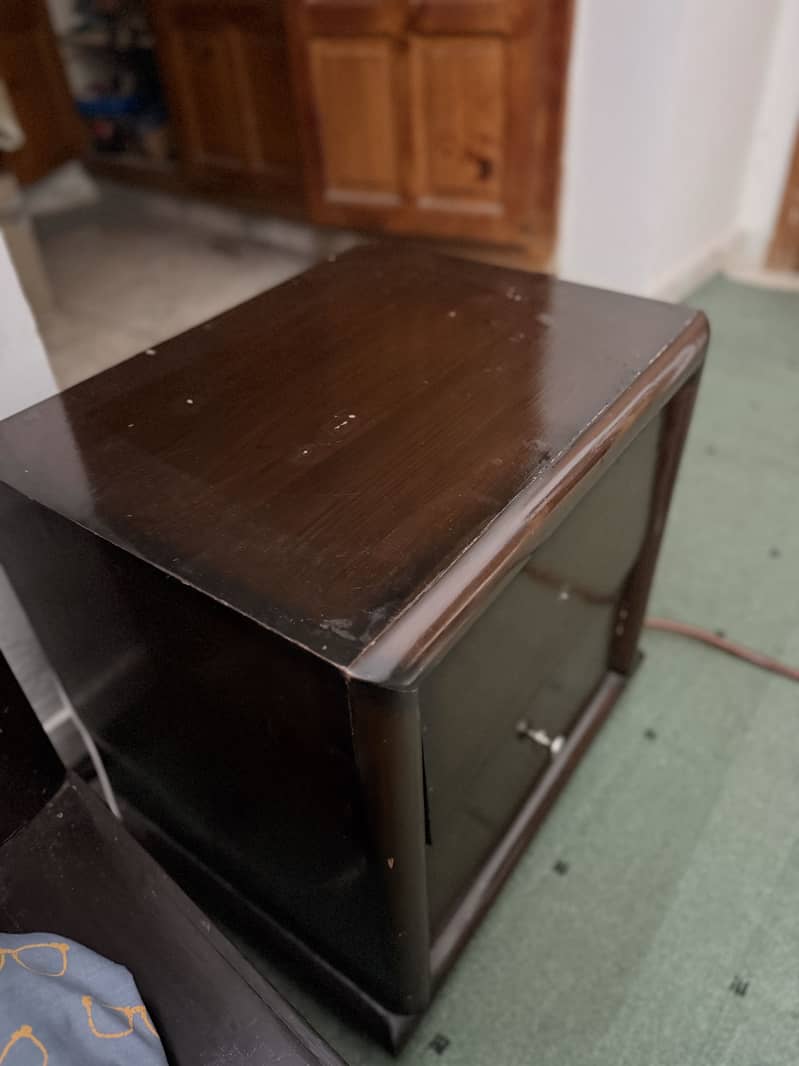 Single Bed With side Table 3