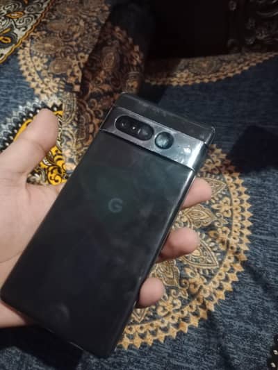 Google pixel 7 pro all okay with box and charger