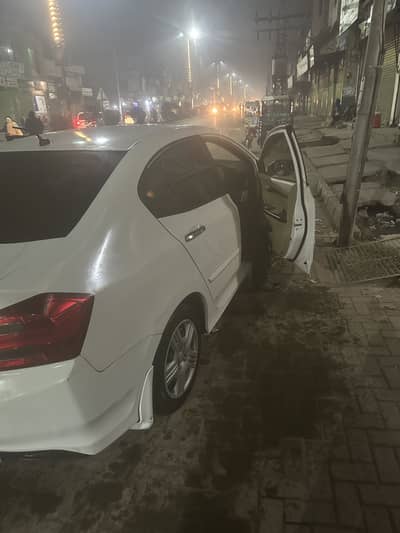 Mechanically fit only some scraches and dry dent 3 pices touch ups