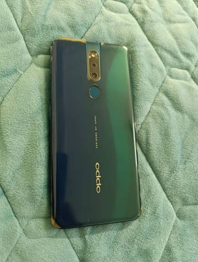 Oppo F11 Pro . 6 Gb Ram 128 Gb Room