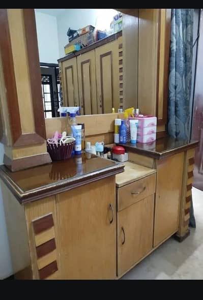 selling dressing table