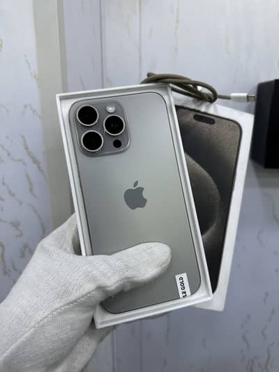 I phone 15 pro Max 256 GB Factory unlock 98% Battery Health box Wire