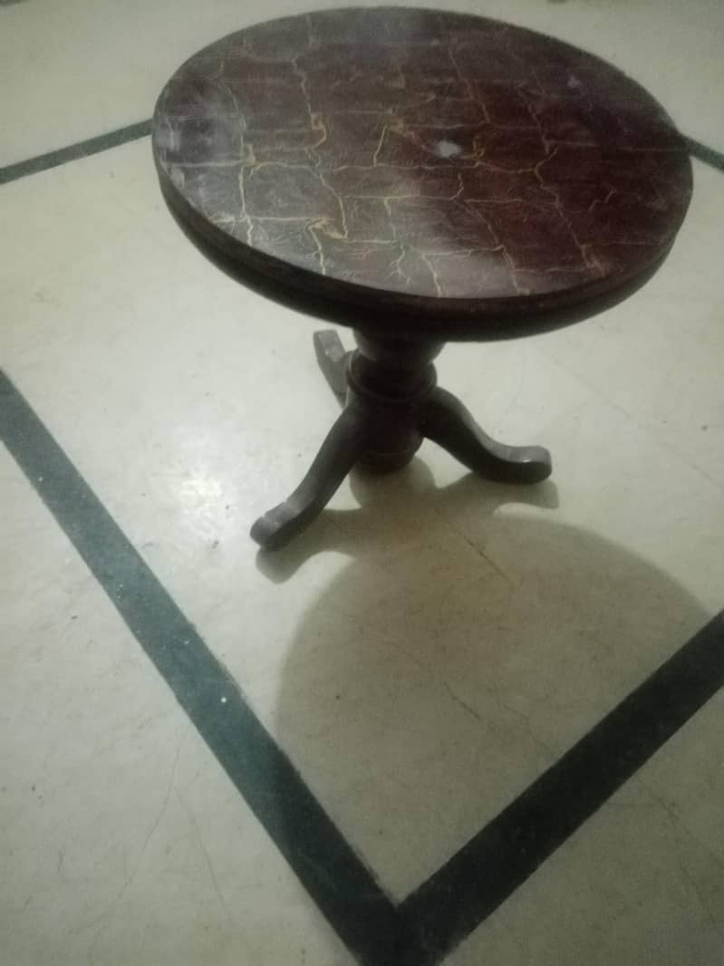 MINI DECORATIVE TABLE 1