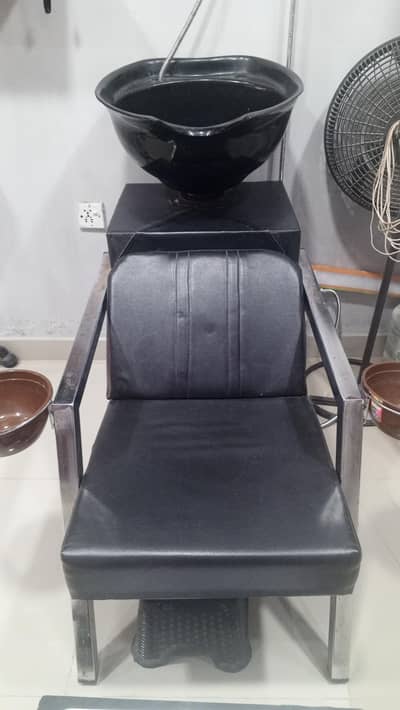 Headwash and manicure unit