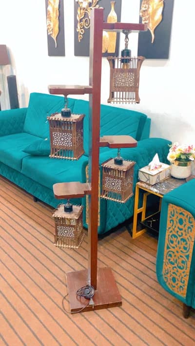 Elegant wooden floor lamp with 4 hanging lanterns lights