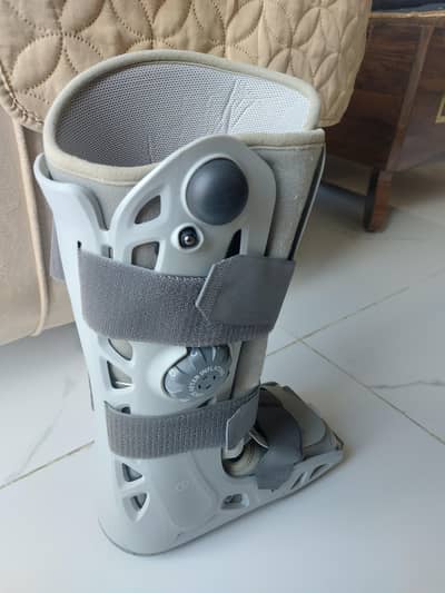 Aircast ankle boot shoes