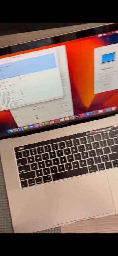 Macbook pro 2017 16/512 15 inch core i7
