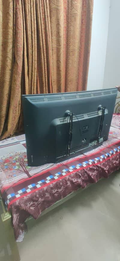 52-inch Samsung LED Smart TV Model J9500 for sale