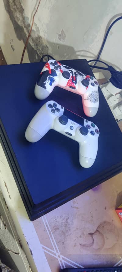 Sony PlayStation 4 Pro - 1TB Storage non jailbreak