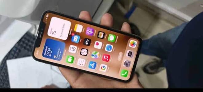 Apple iPhone X (Golden) 64GB – 9.5/10 Condition
