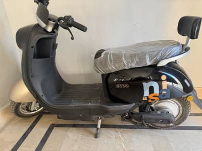 Evee nisha scotor brand new 2 week use only