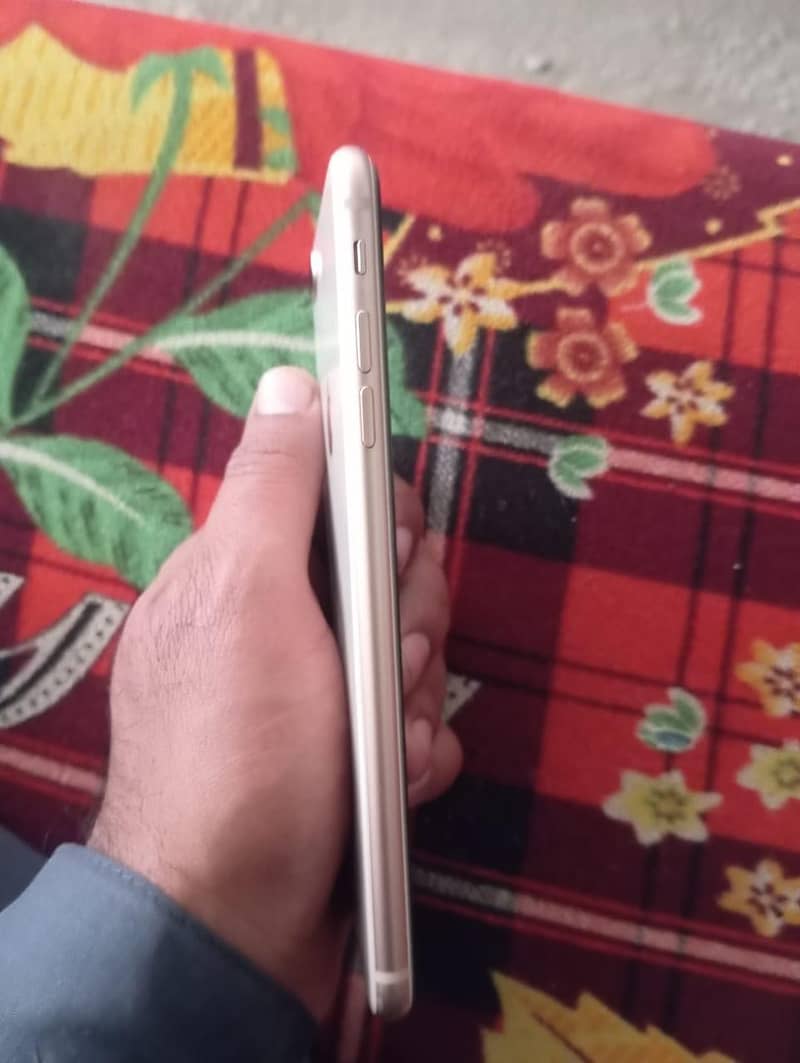 I phone 8plus 4