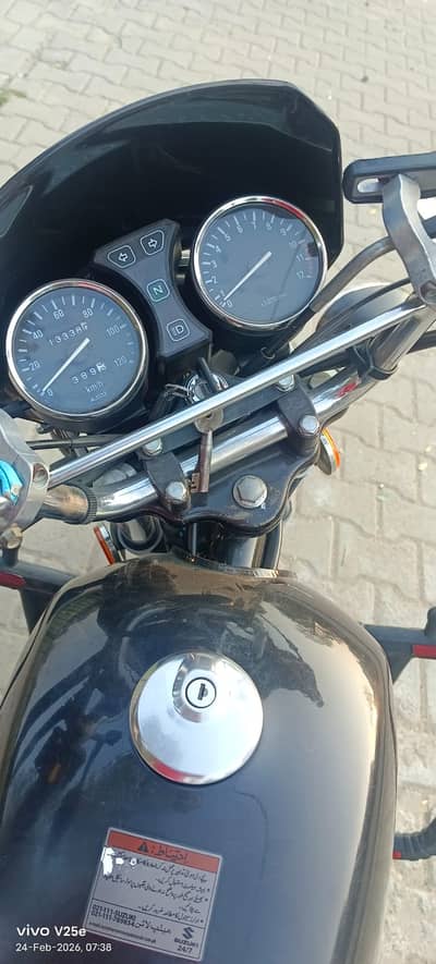 Suzuki GS 150 2024