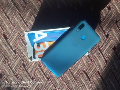 Samsung Galaxy a30 64gb 4gb with box panel chang all ok