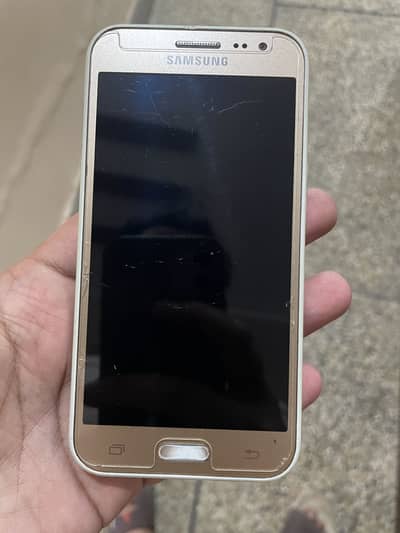 2gb ram hy mobile ok hy open bhi nhi hoya hoya penal bhi original hy