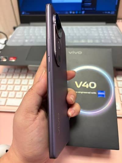 vivo v 40 lite 12 GB RAM 256 GB memory 0322/07949/27