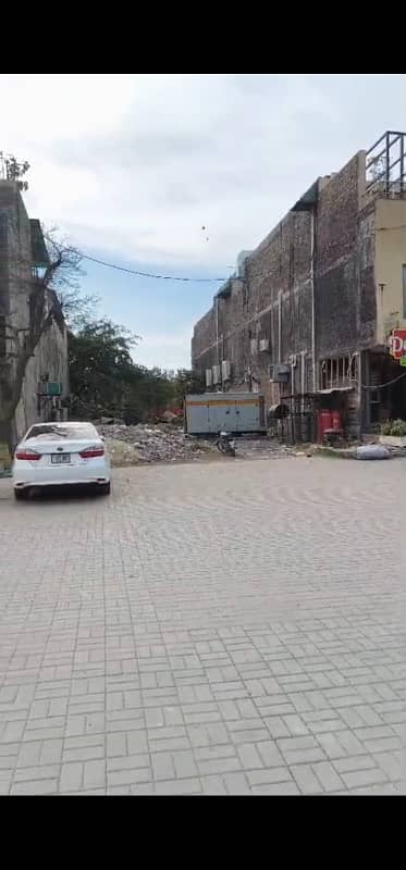 Prime Location 01 Kanal Commercial Plot For Sale