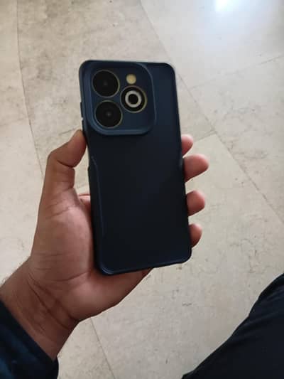 infnix smart 8 4 64  with boss charger pta approve